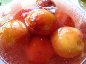 A summer of peaches and soft fruit (peches de vigne au vin doux)